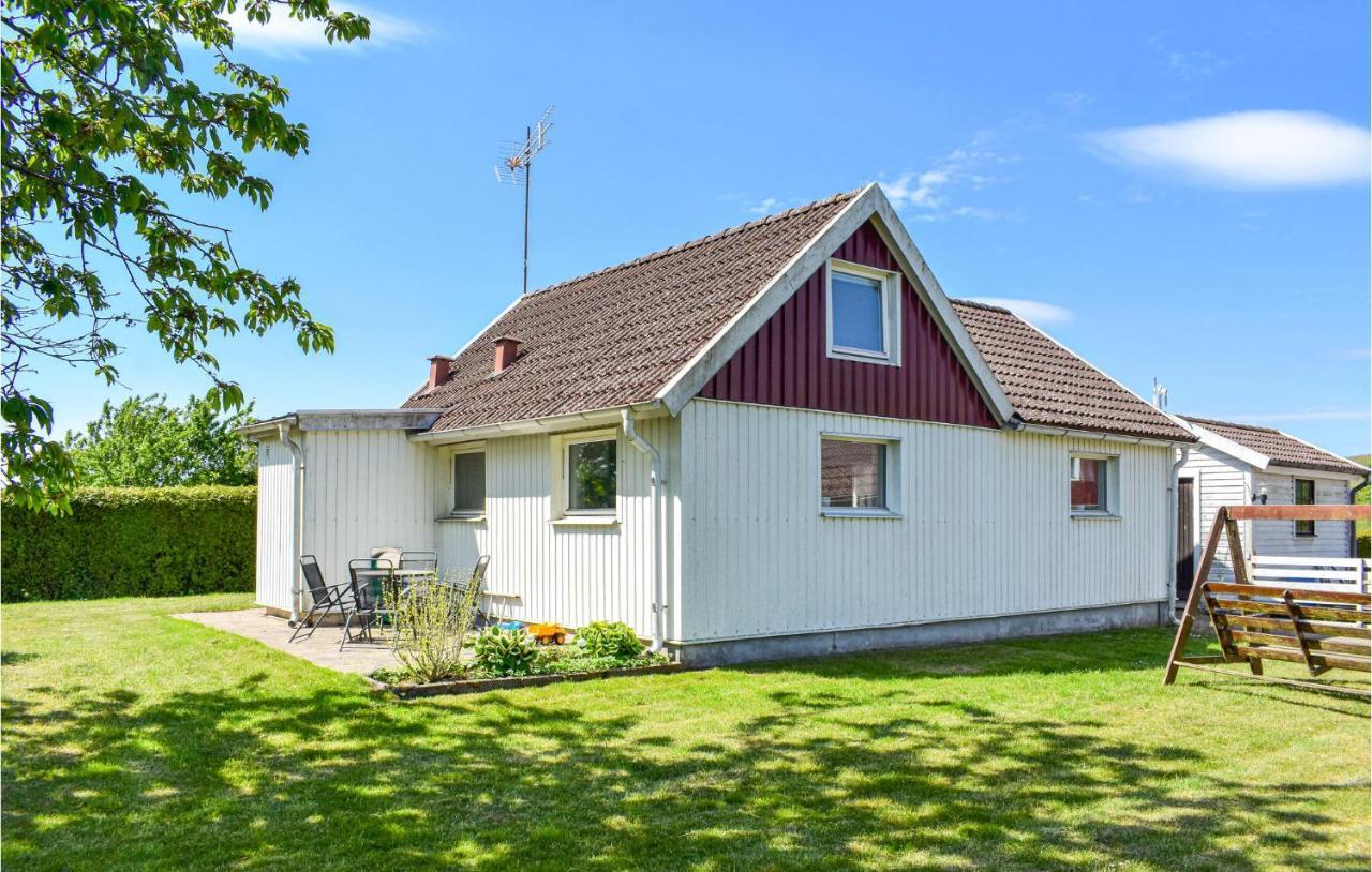 2 Bedroom Nice Home In Истад Экстерьер фото